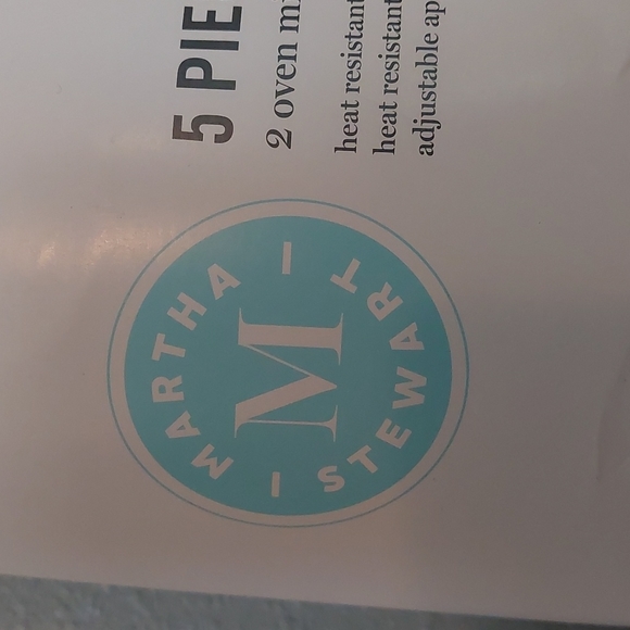 Martha Stewart 5-Piece Kitchen Set with Apron - Picture 4 of 4